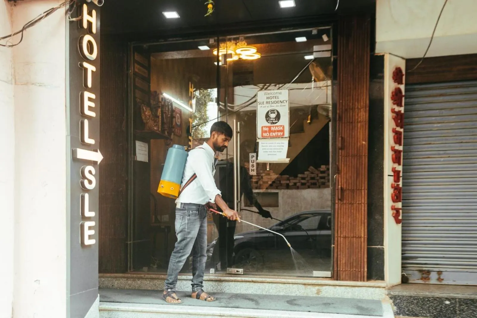 Hotel S L E Residency Varanasi