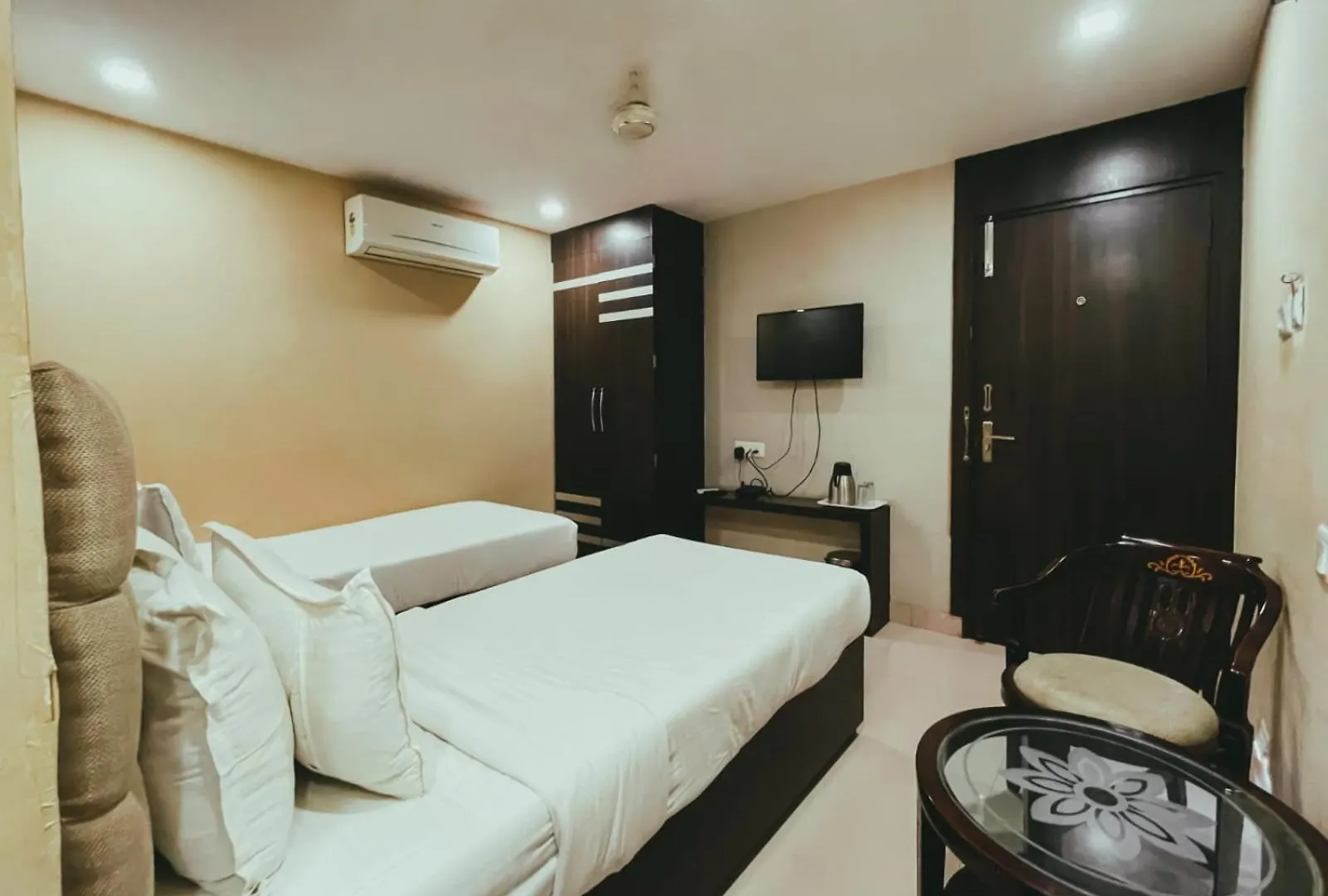 Hotel S L E Residency Varanasi India