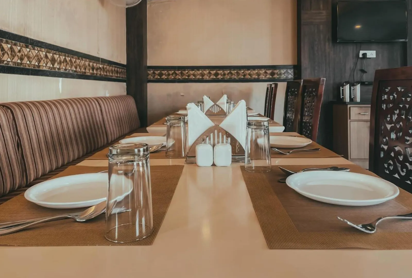 Hotel S L E Residency Varanasi 2*,  India