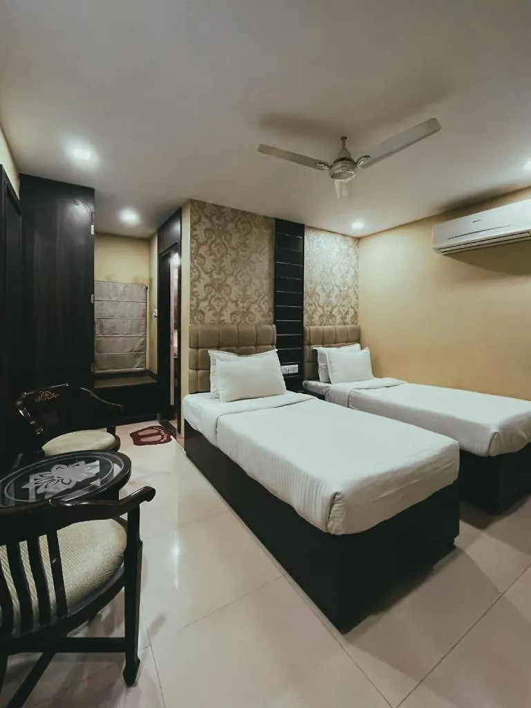 Hotel S L E Residency Varanasi