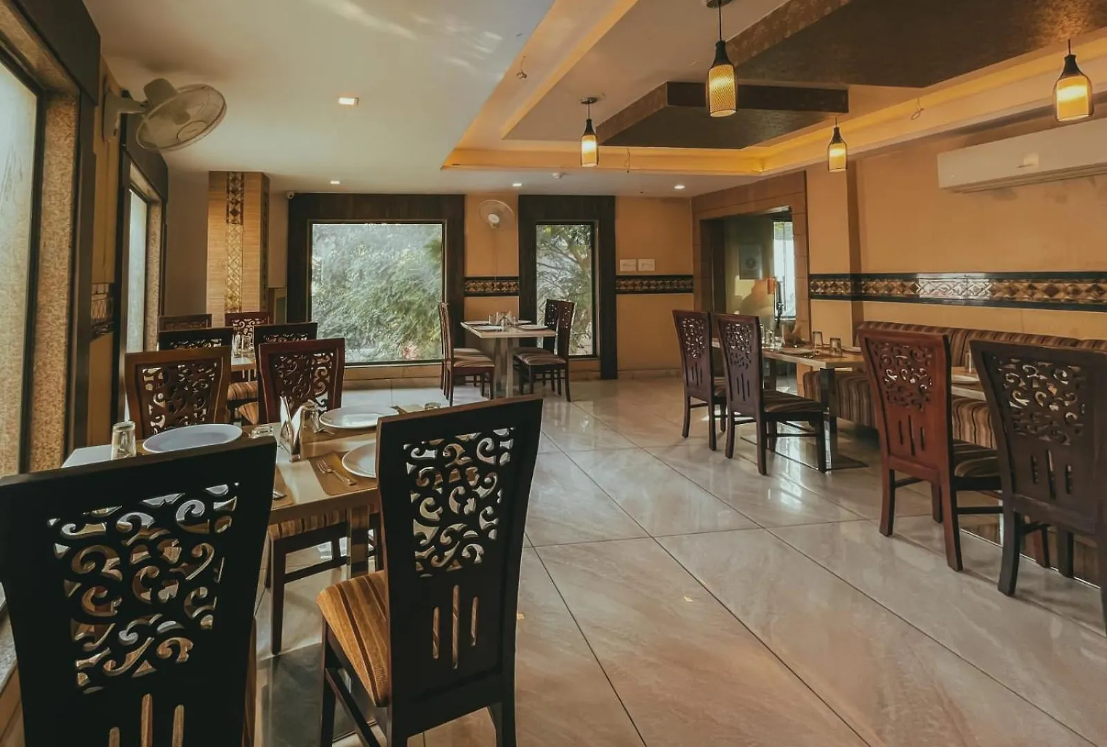 Hotel S L E Residency Varanasi