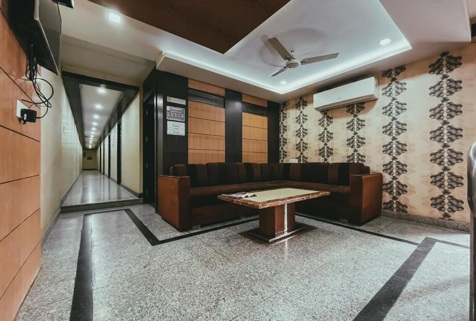 Hotel S L E Residency Varanasi