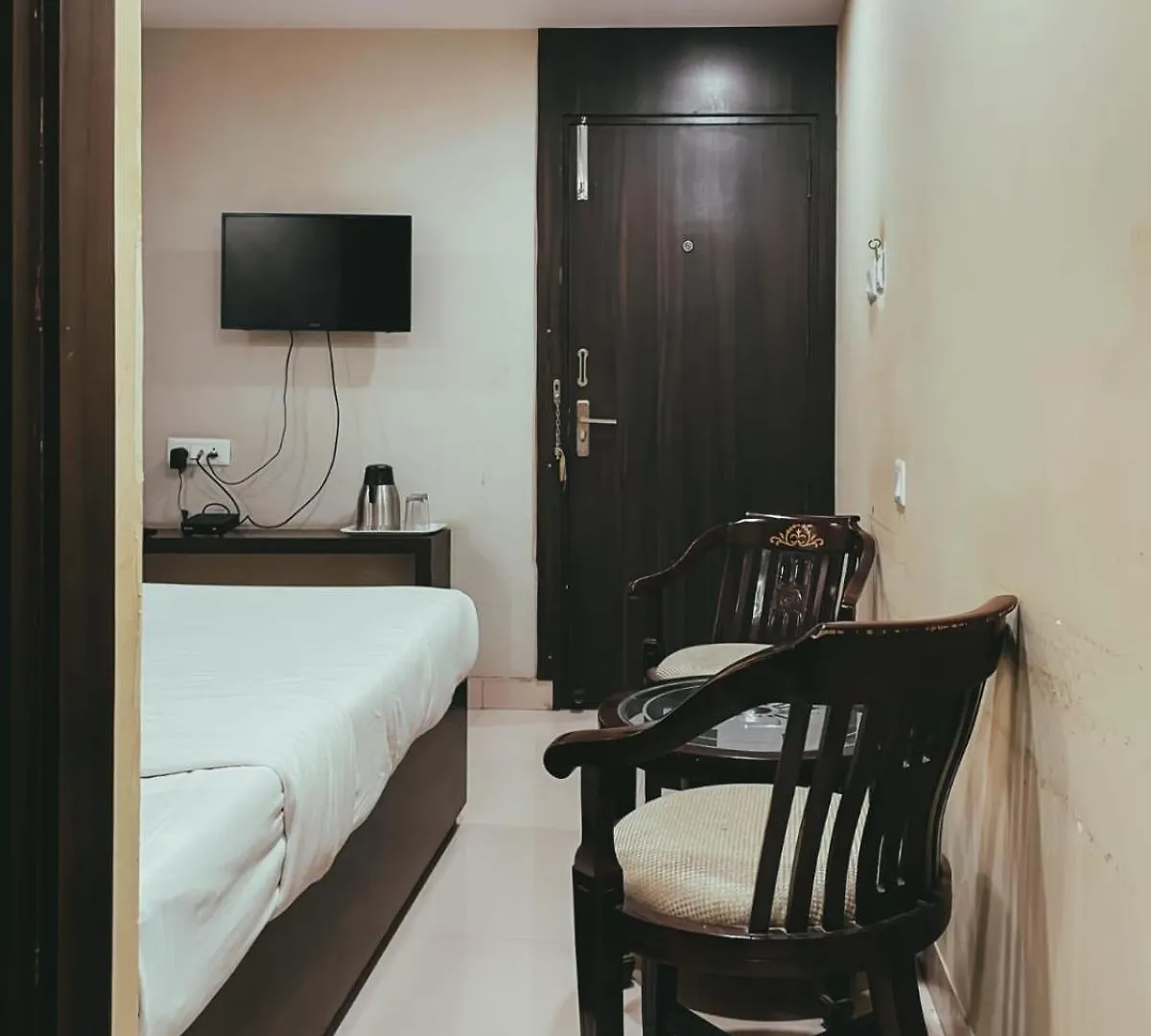 Hotel S L E Residency Varanasi