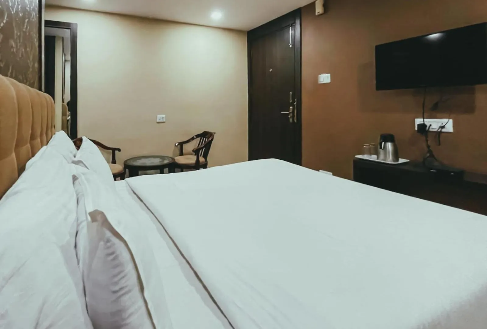 Hotel S L E Residency Varanasi 2*,