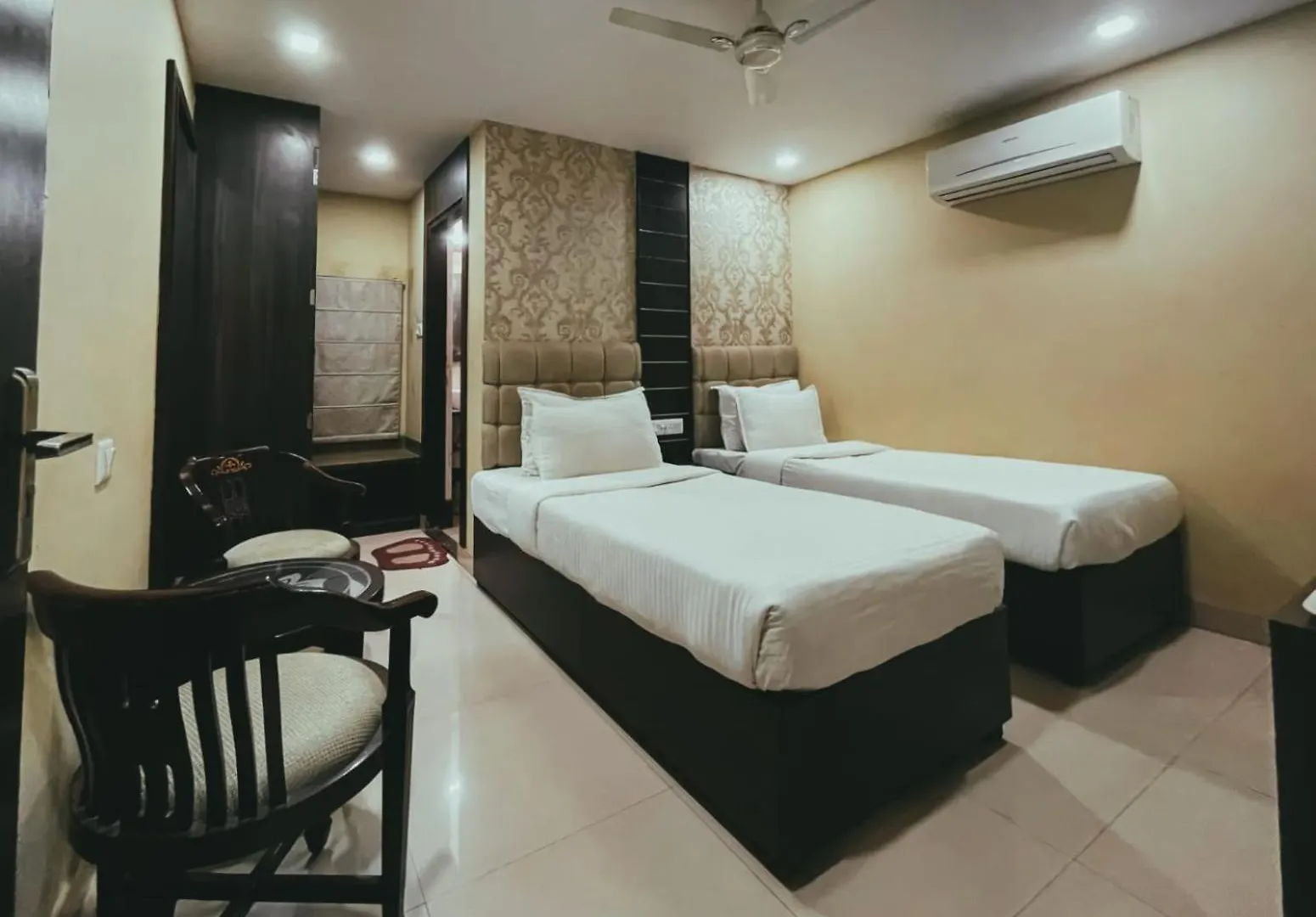 Hotel S L E Residency Varanasi 2*,
